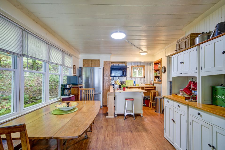 Photo #9: 117 Rustic Log Cabin Lane