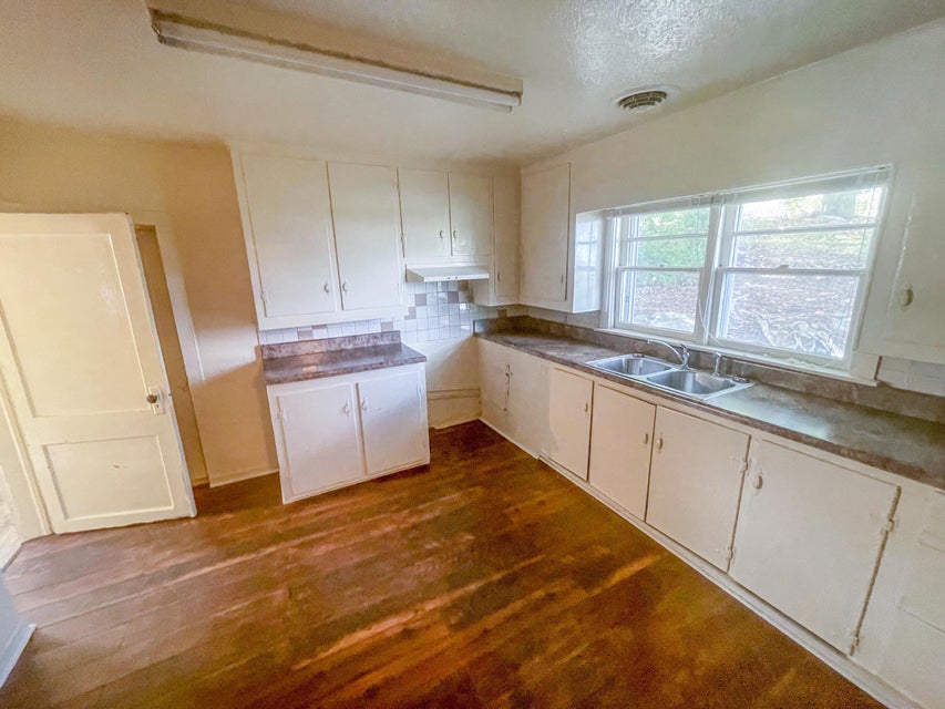 Photo #12: 1212 Windsor Avenue
