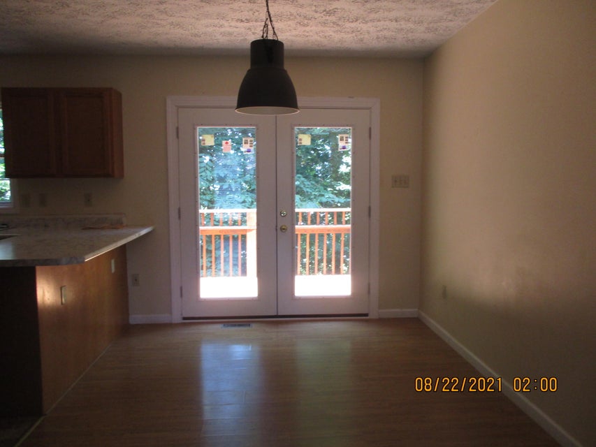 Photo #9: 252 Overhill Drive