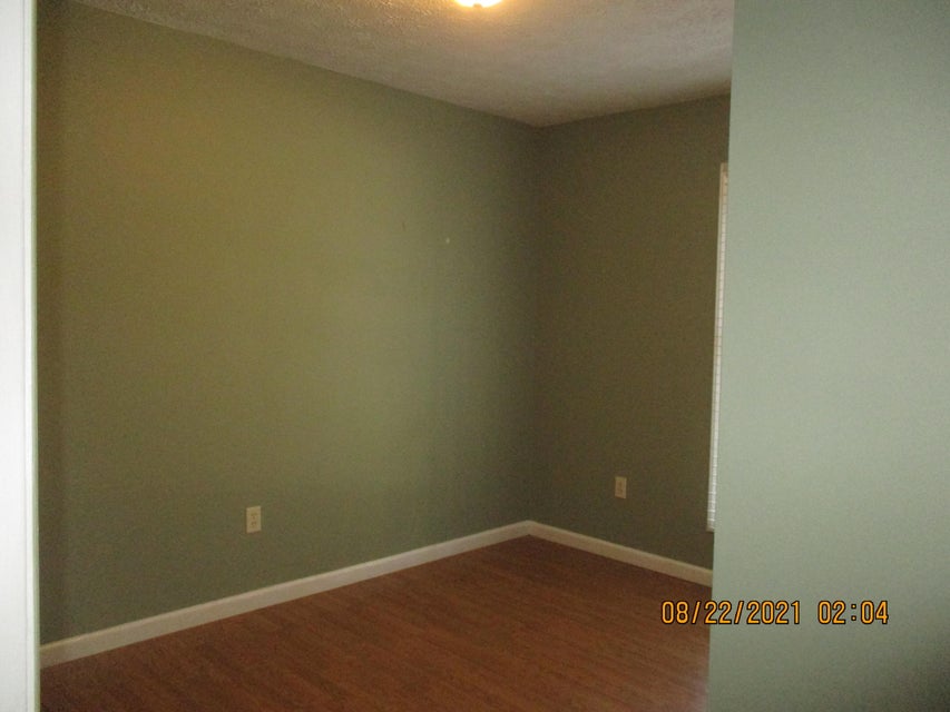 Photo #18: 252 Overhill Drive