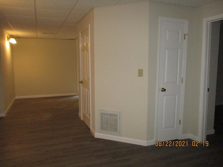 Photo #31: 252 Overhill Drive