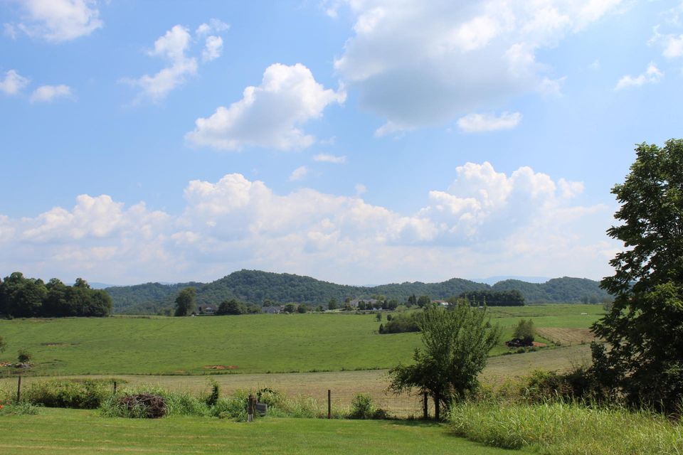 Photo #5: 19480 Brandywine Road