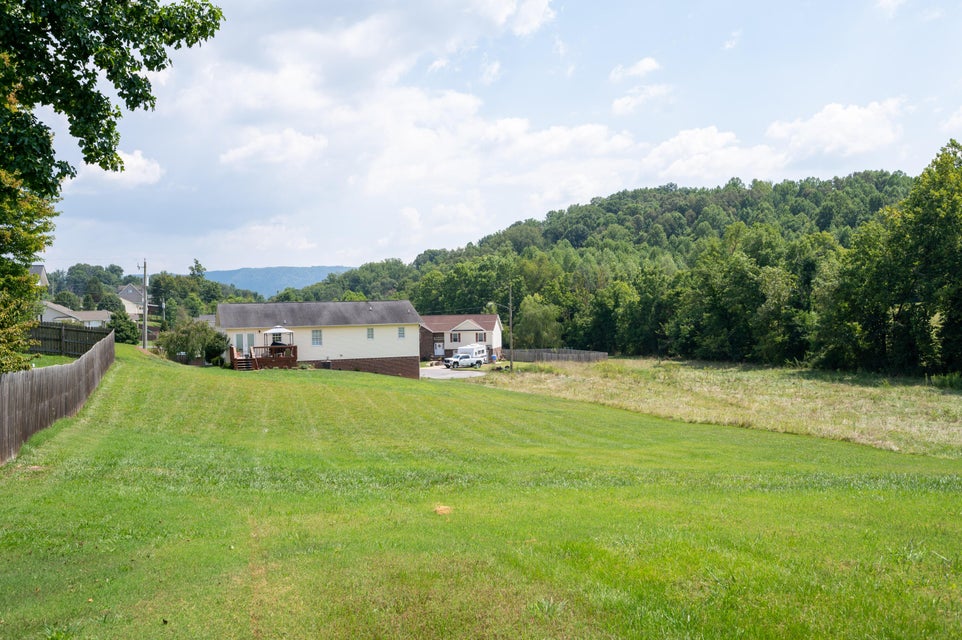 Photo #10: 707 Whippoorwill Court