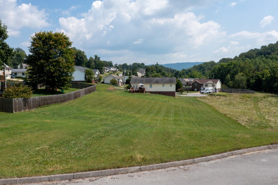 Photo #8: 707 Whippoorwill Court