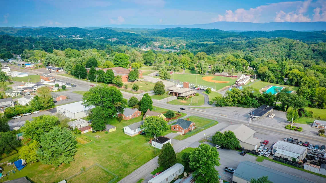 Photo #37: 218 Bluff City Highway