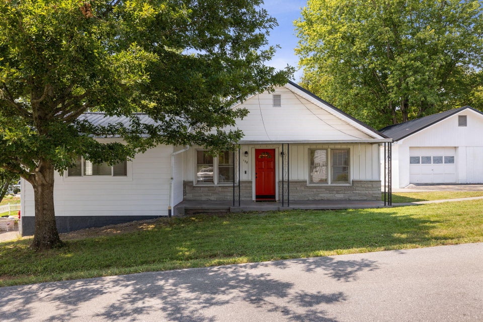 Photo #1: 128 Kingsley Avenue