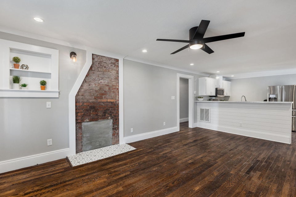 Photo #3: 128 Kingsley Avenue