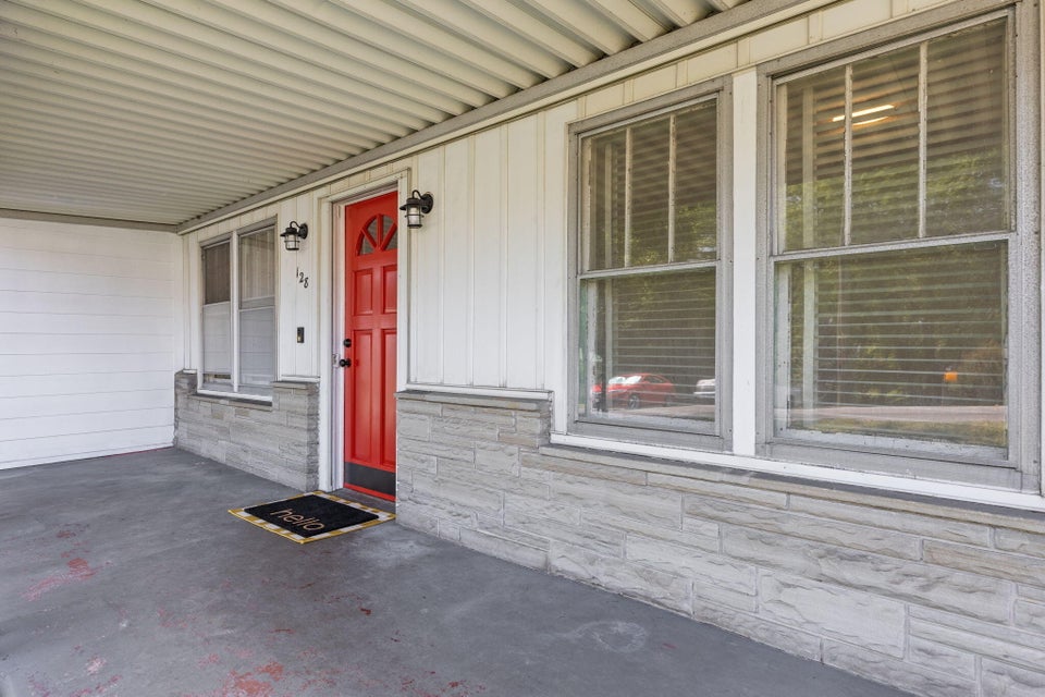 Photo #23: 128 Kingsley Avenue