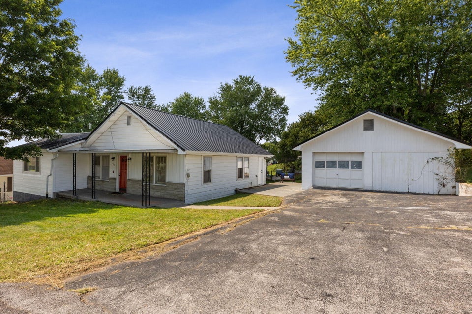 Photo #28: 128 Kingsley Avenue