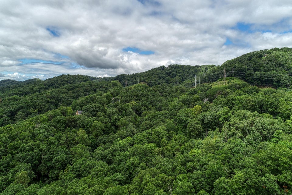 Photo #5: 648 & 627 Lakeview Drive