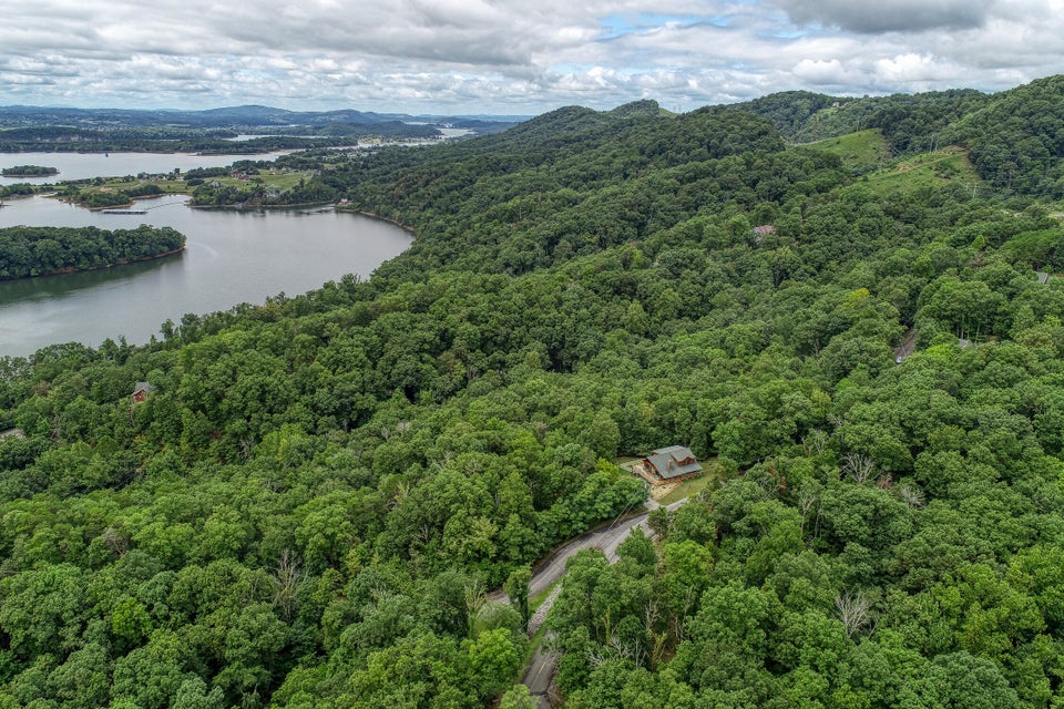 Photo #7: 648 & 627 Lakeview Drive