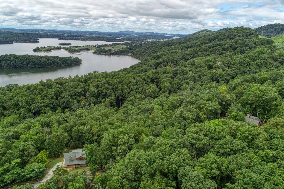 Photo #8: 648 & 627 Lakeview Drive