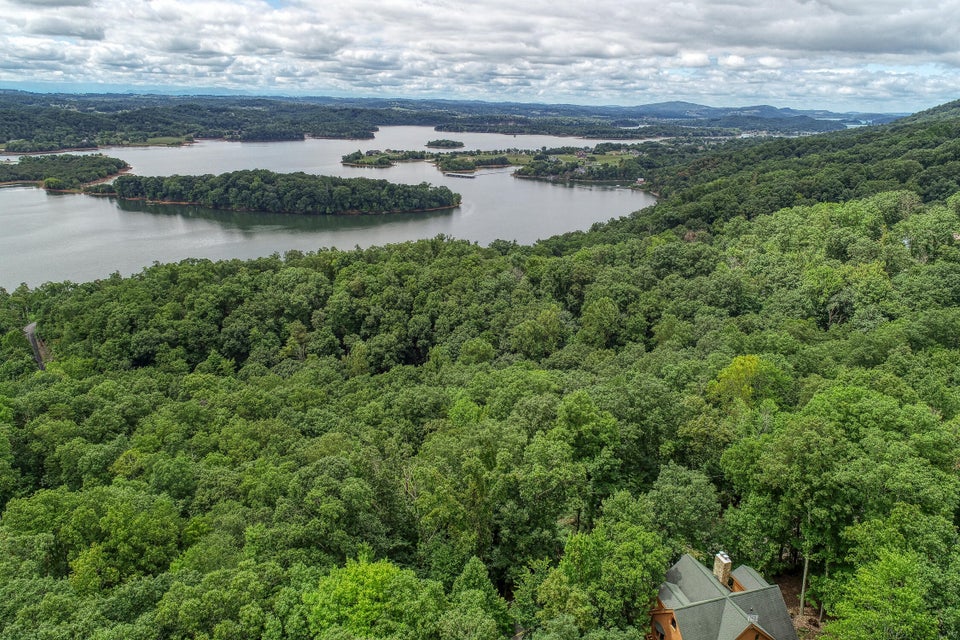 Photo #9: 648 & 627 Lakeview Drive
