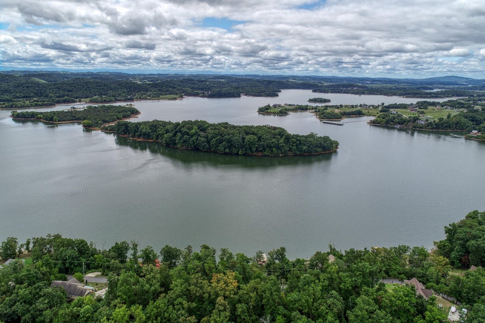 Photo #10: 648 & 627 Lakeview Drive
