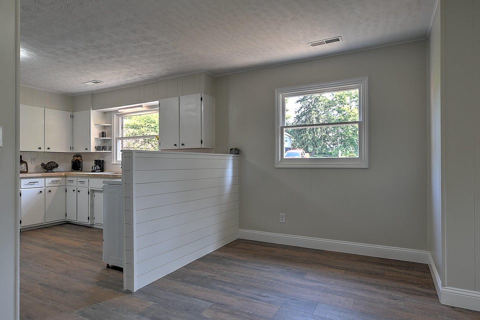 Photo #7: 1802 Presswood Road