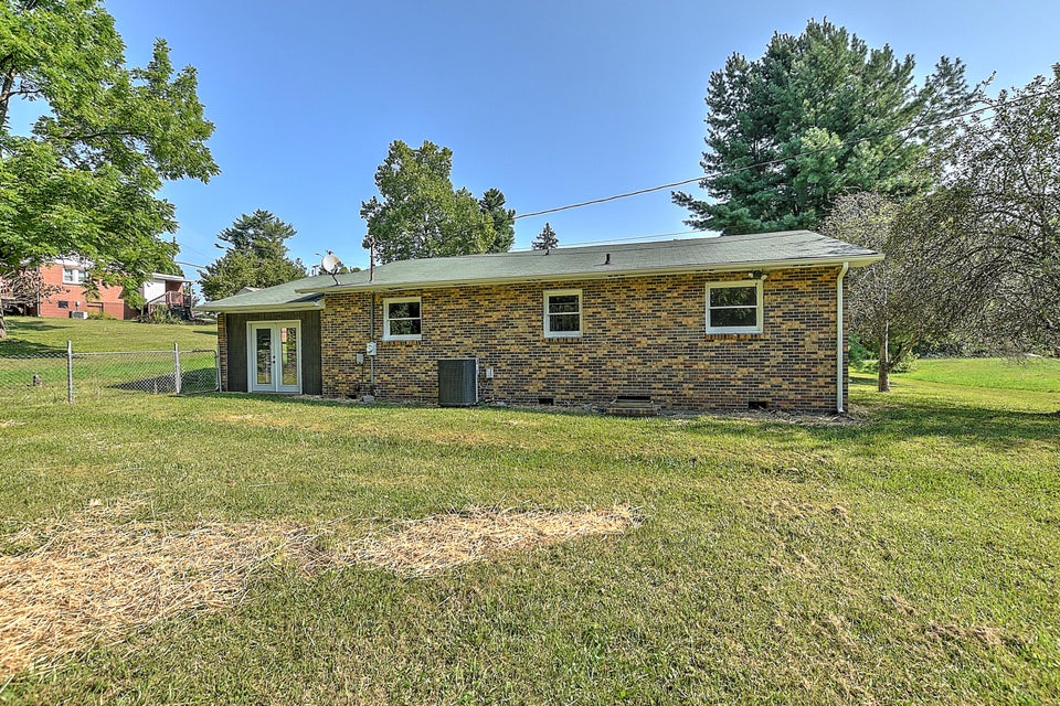 Photo #29: 1802 Presswood Road