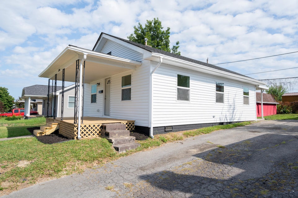 Photo #2: 1346 Sevier Avenue