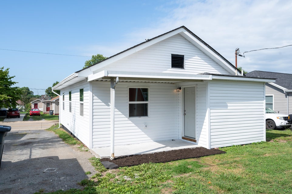 Photo #3: 1346 Sevier Avenue