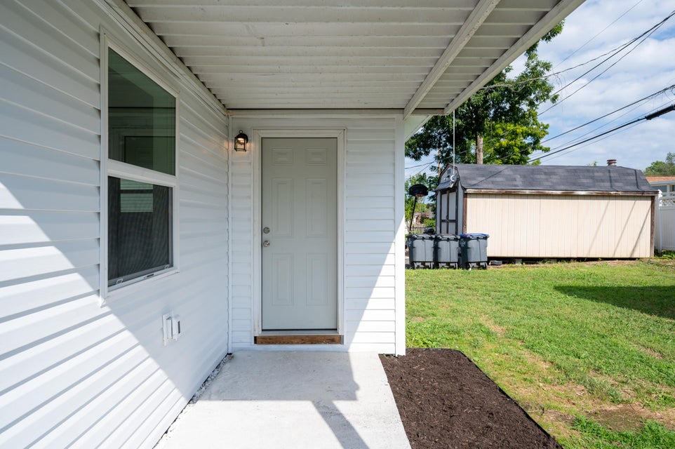 Photo #37: 1346 Sevier Avenue