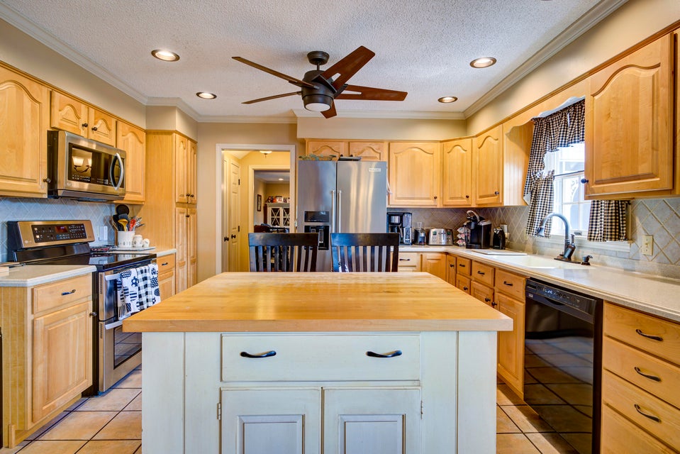 Photo #17: 20150 Judith Way Way
