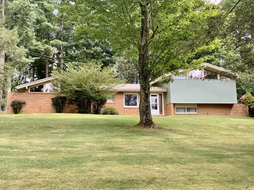 Photo #1: 955 Jefferson Drive