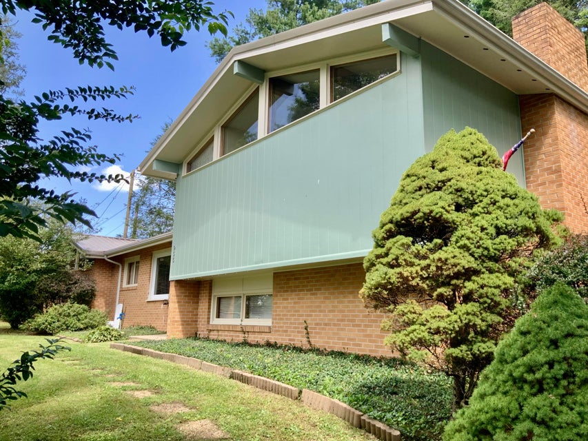 Photo #4: 955 Jefferson Drive