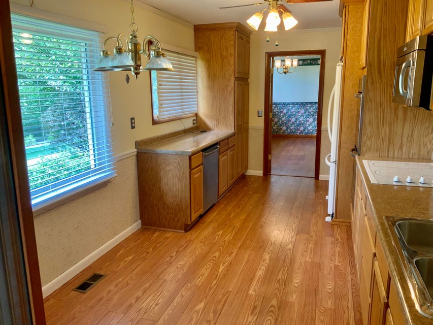 Photo #33: 955 Jefferson Drive