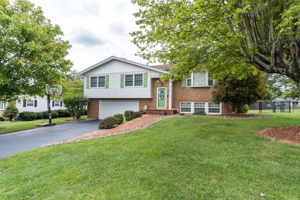 Photo #3: 106 Summit Drive