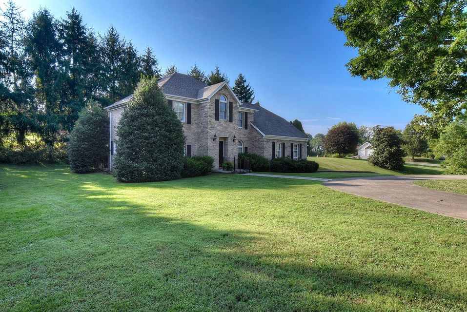 Photo #4: 1001 Estate Drive