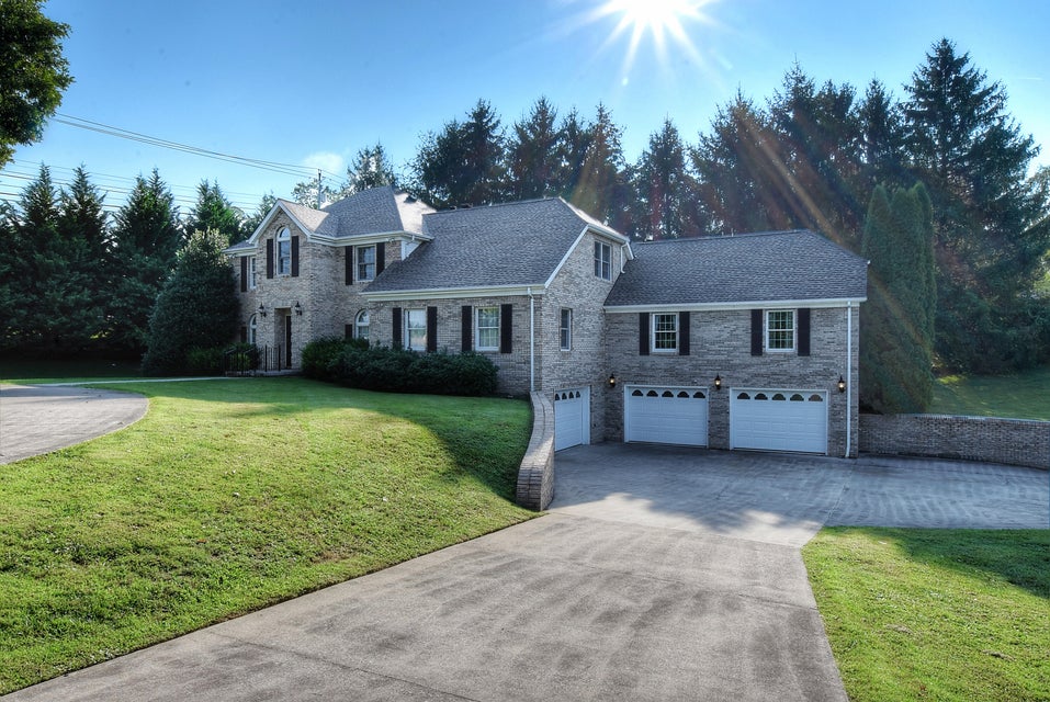 Photo #6: 1001 Estate Drive
