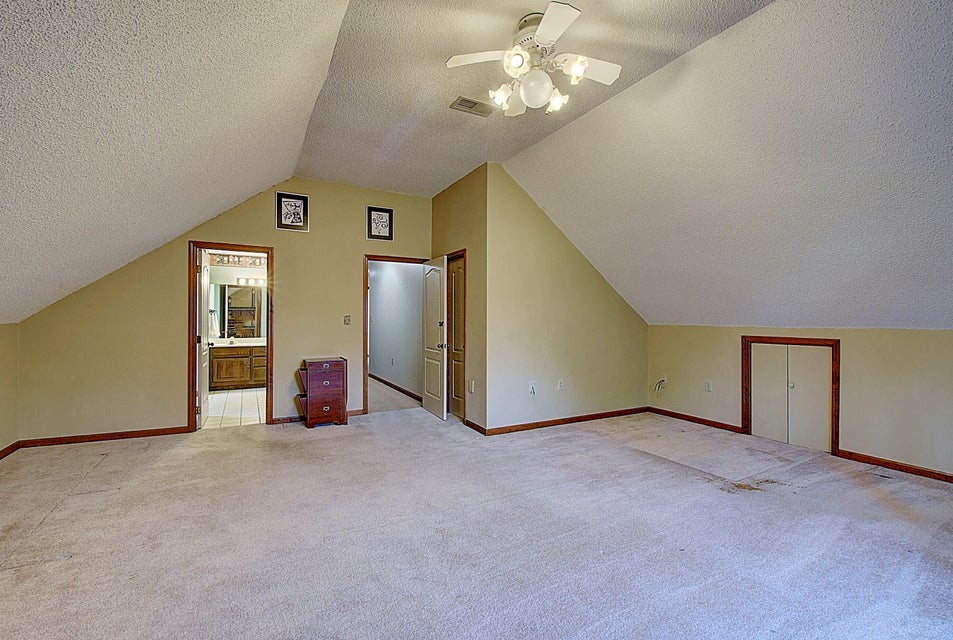 Photo #42: 1001 Estate Drive