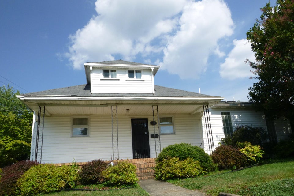 Photo #8: 949 Fairview Avenue