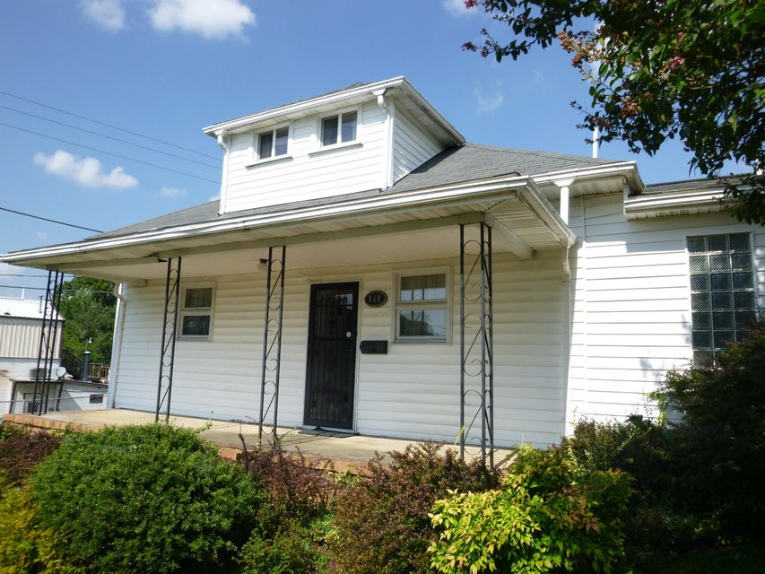 Photo #6: 949 Fairview Avenue