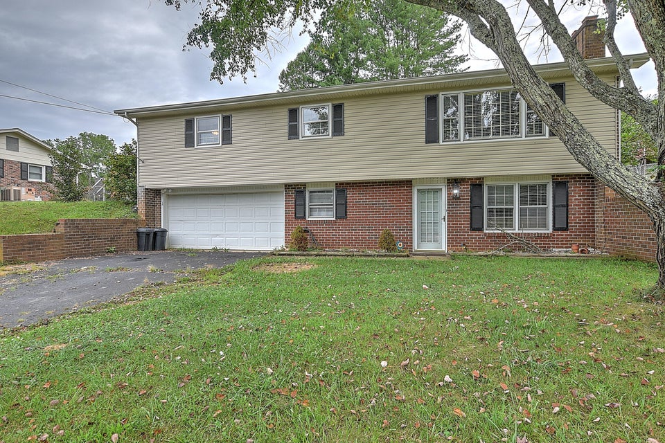 Photo #2: 23375 Four Seasons Drive
