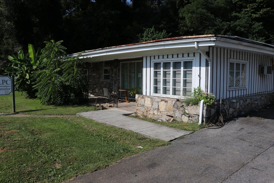 Photo #2: 1350 Lee Highway
