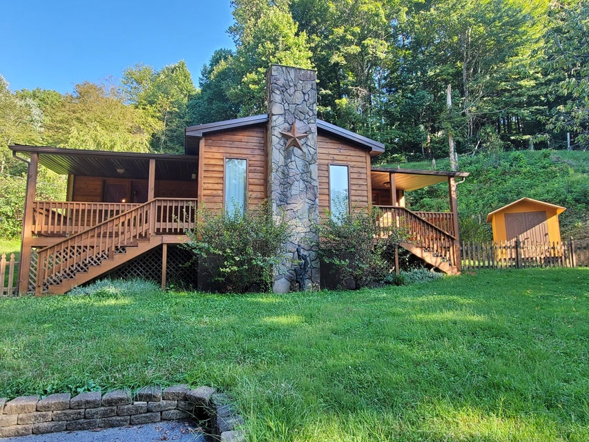 Photo #3: 1718 Seaford Lane