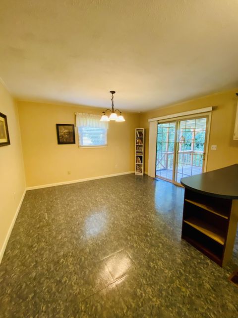 Photo #15: 218 Taylor Avenue