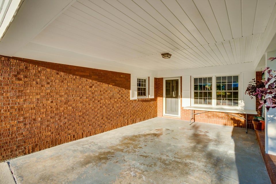 Photo #6: 206 Mayflower Road
