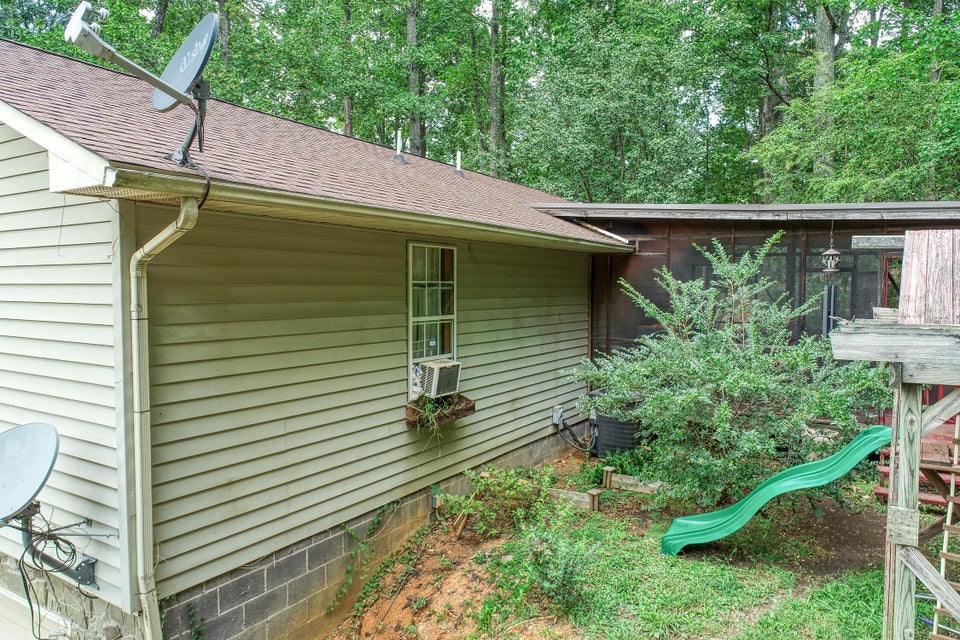 Photo #4: 502 Oak Grove Road