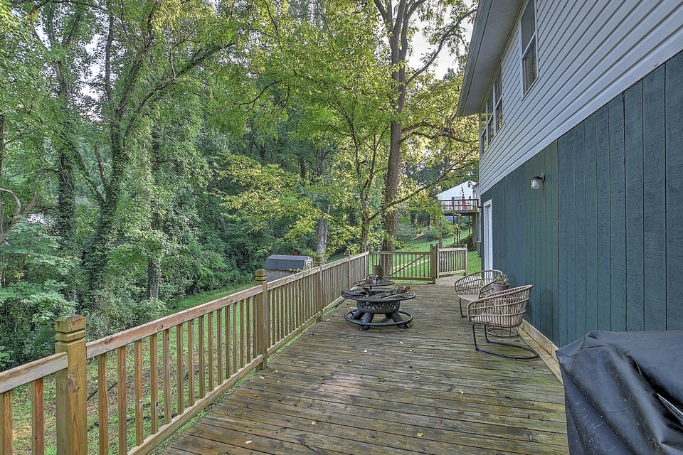 Photo #32: 1075 Prospect Avenue