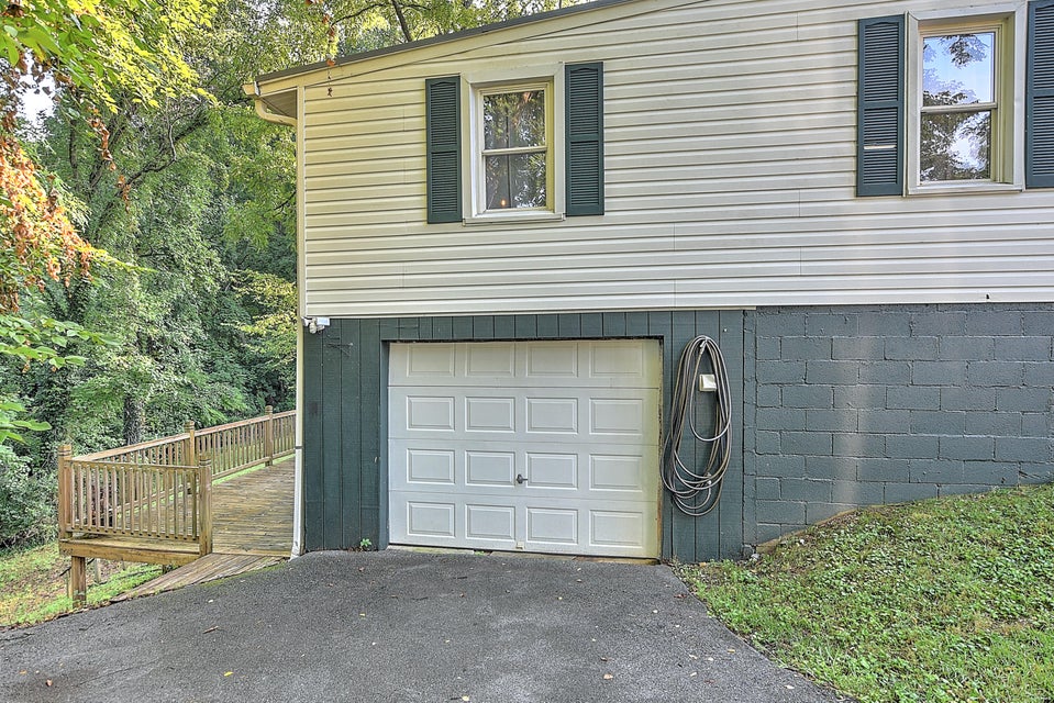 Photo #33: 1075 Prospect Avenue