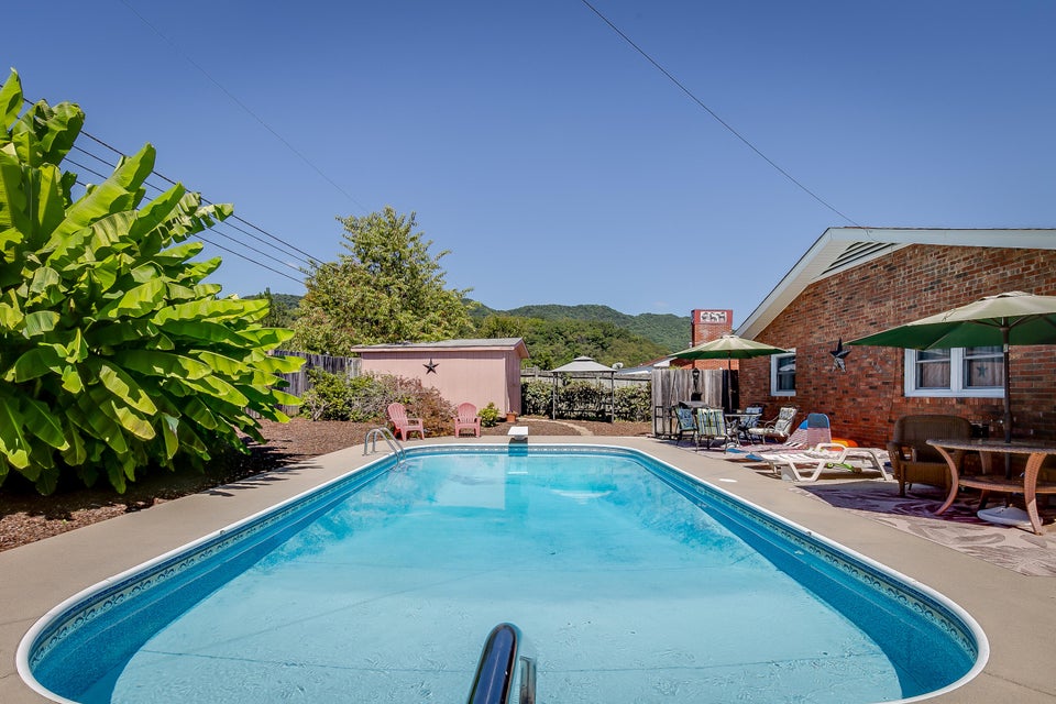Photo #34: 437 Holston Terrace