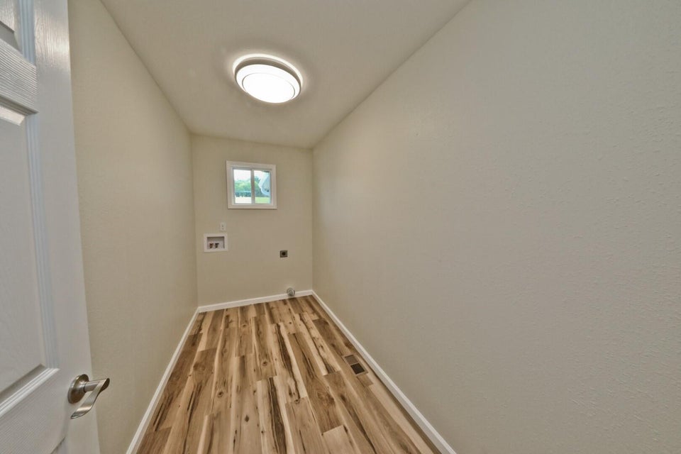 Photo #27: 107 Meadowvale Road
