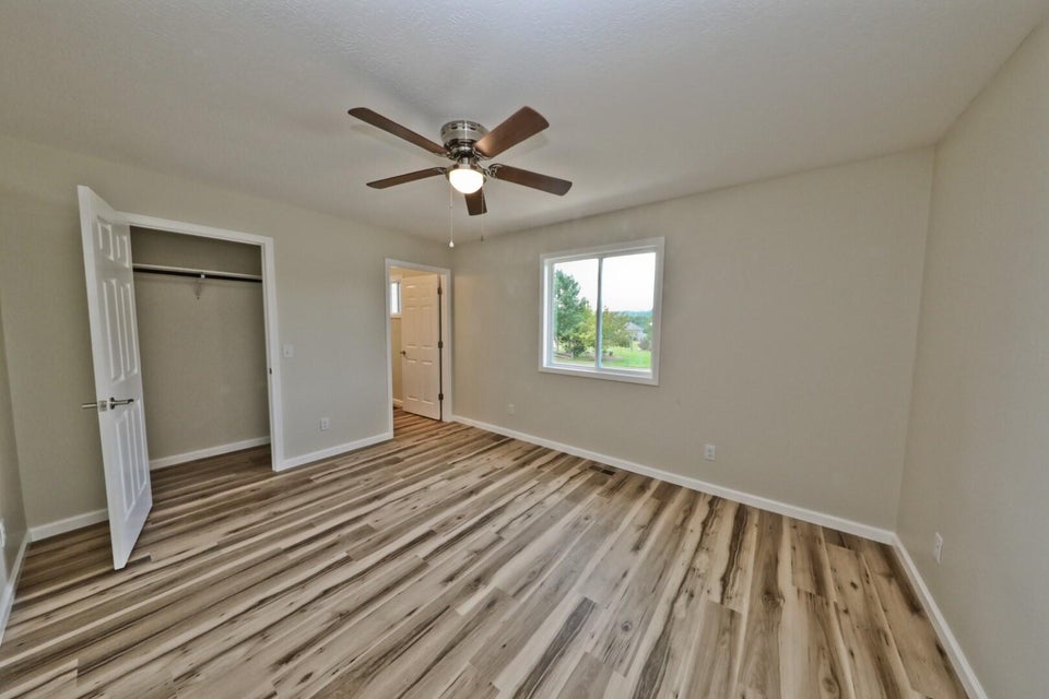 Photo #31: 107 Meadowvale Road