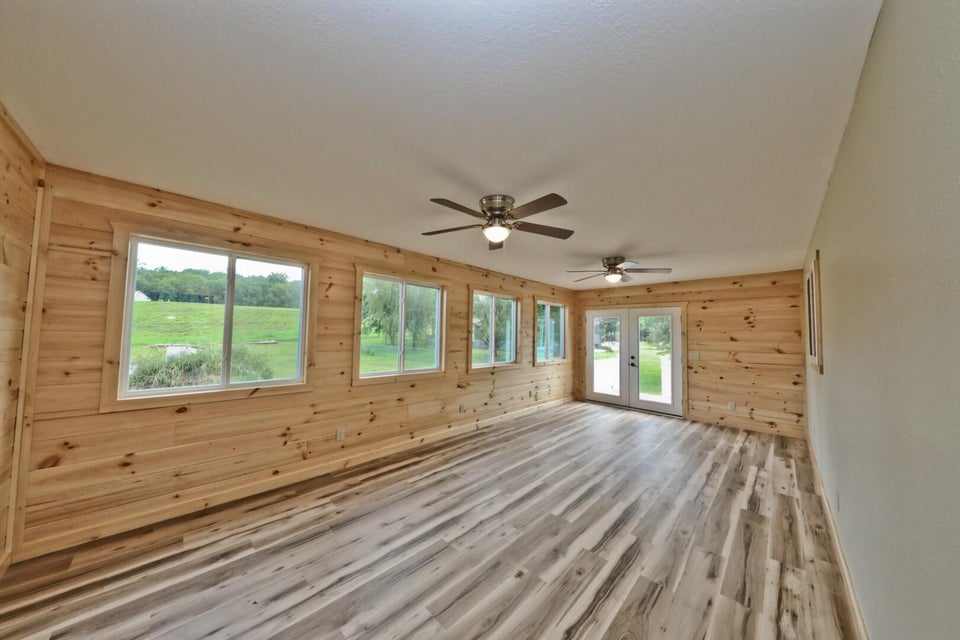 Photo #33: 107 Meadowvale Road