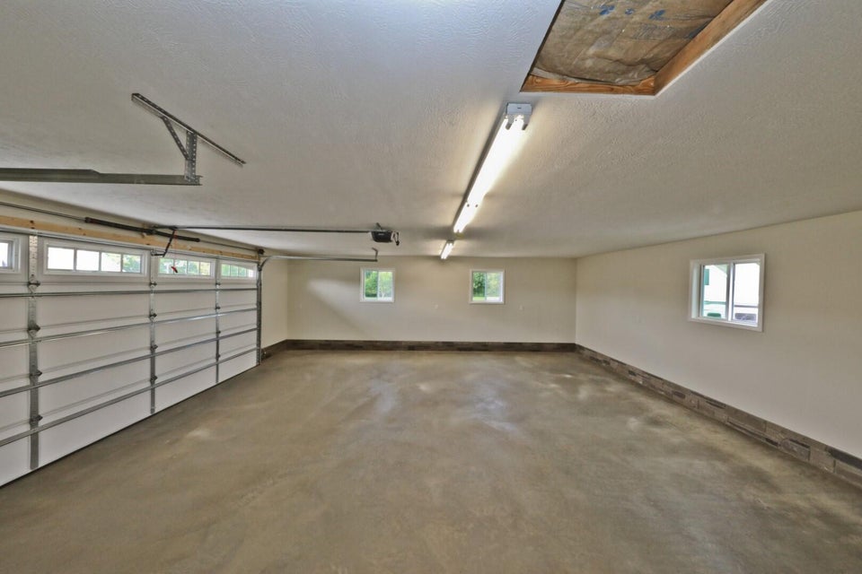 Photo #35: 107 Meadowvale Road
