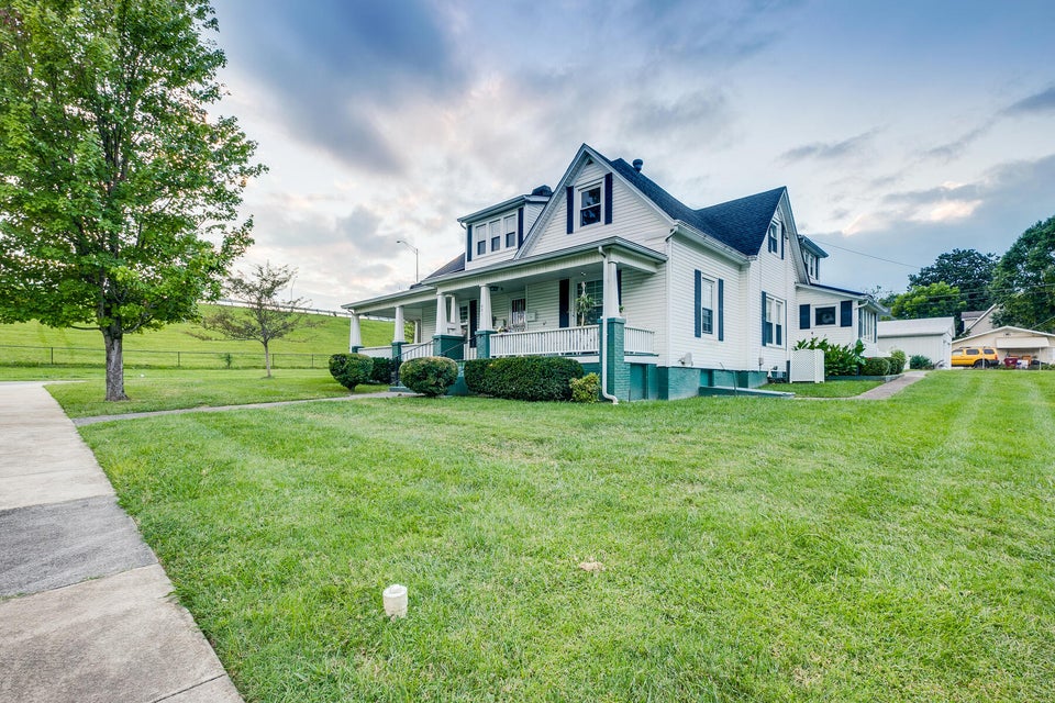 Photo #3: 401 Chilhowie Avenue