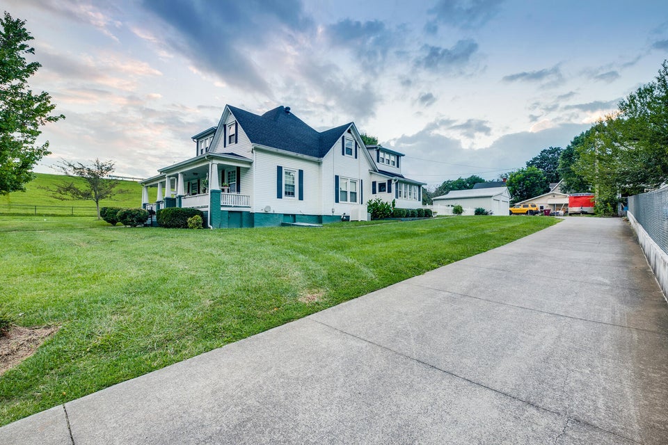 Photo #4: 401 Chilhowie Avenue