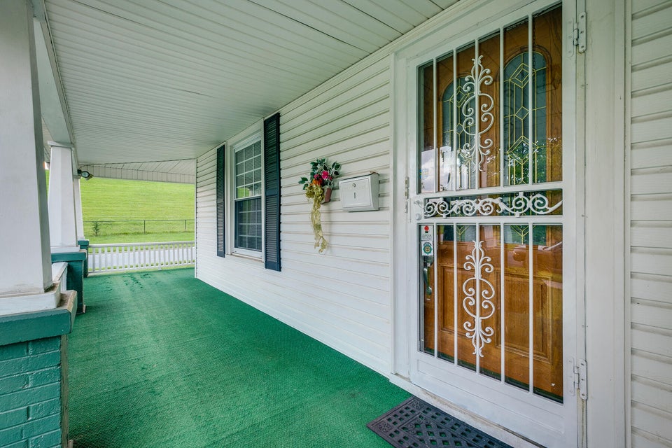 Photo #6: 401 Chilhowie Avenue