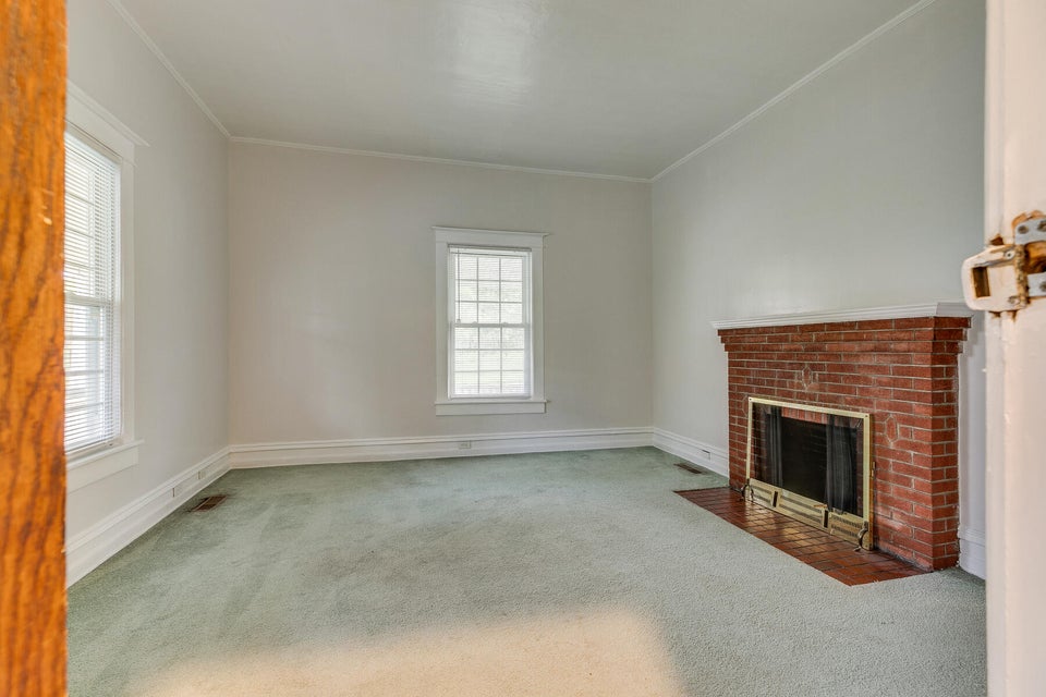 Photo #8: 401 Chilhowie Avenue